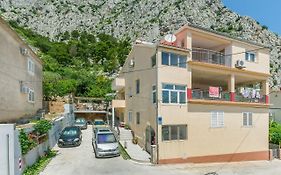 Apartment Goge
